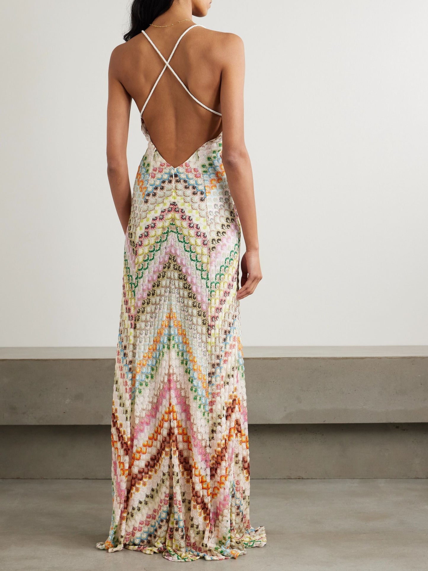 Vestido Valeria Espiga con Espalda Abierta.